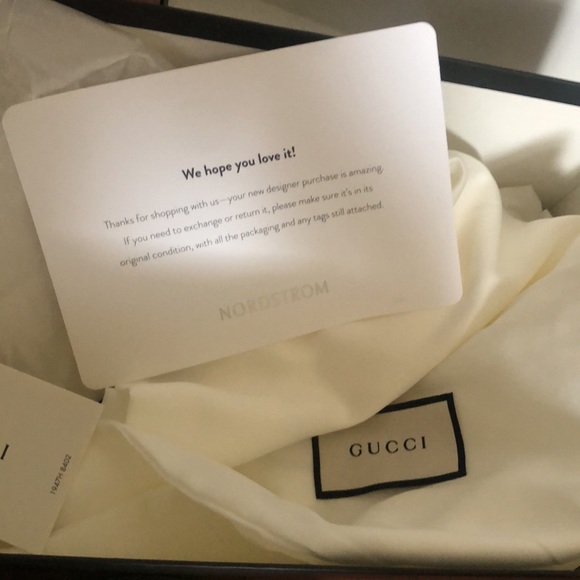 SOLD!Gucci sneaker - Picture 4 of 12